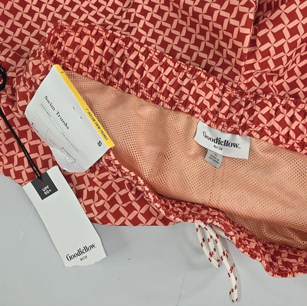 Goodfellow & Co Men's Geometric Coral Swim Trunks Size Small NWT CH-3276
